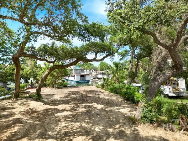 32 Estill Hammock Parkway, Tybee Island, GA 31328