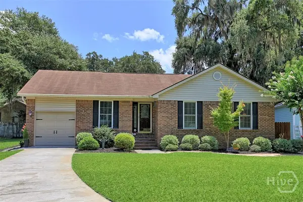 31 S Lake Drive, Savannah, GA 31410