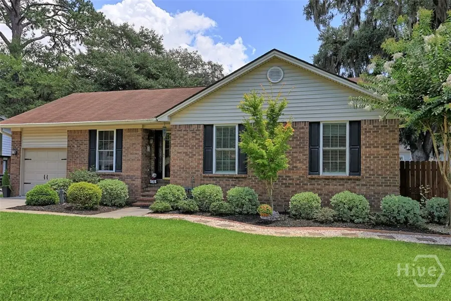 31 S Lake Drive, Savannah, GA 31410 - #2