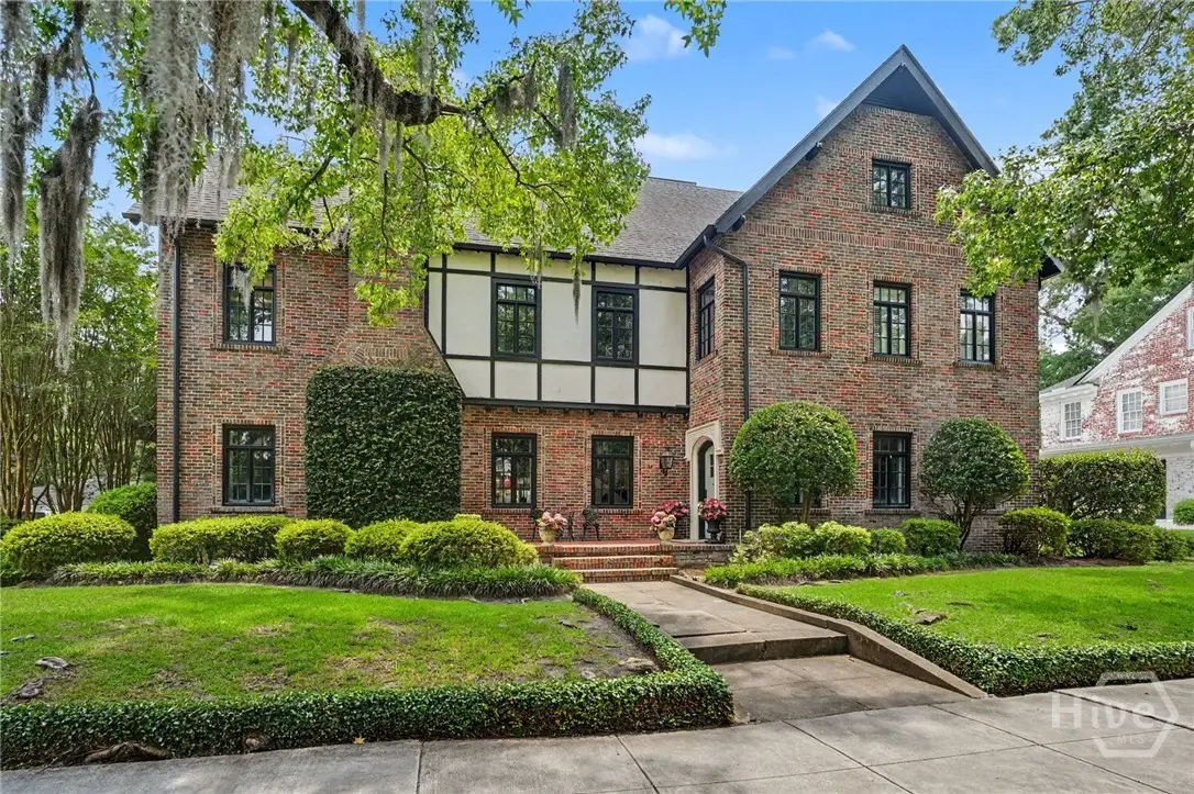 27 E 49th Street, Savannah, GA 31405 - #1