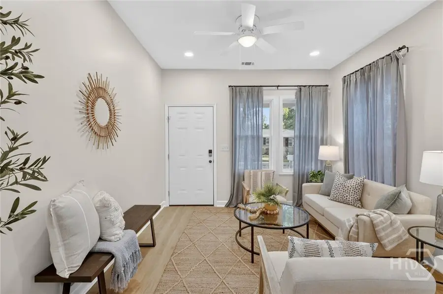 654 E 34th Street, Savannah, GA 31401 - #2