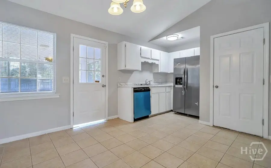 110 W Kenny Drive, Hinesville, GA 31313 - #3