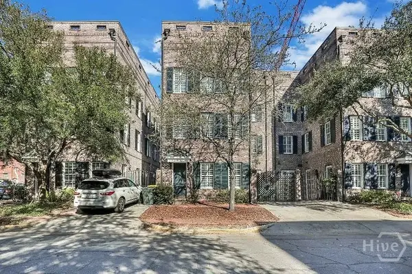 404 E Mcdonough Street, Savannah, GA 31401