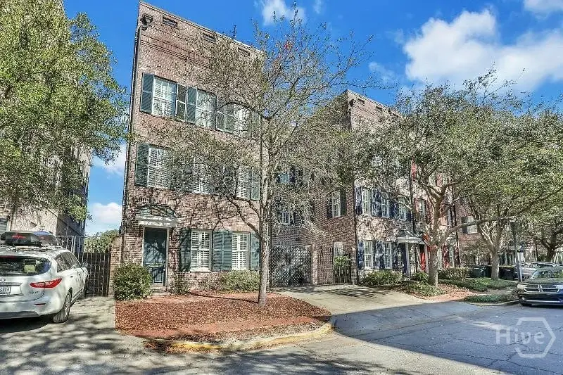 404 E Mcdonough Street, Savannah, GA 31401 - #2