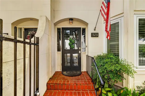 525 E Broughton Street, Savannah, GA 31401