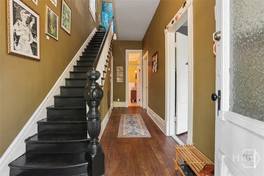 207 W 38th Street, Savannah, GA 31401 - #2