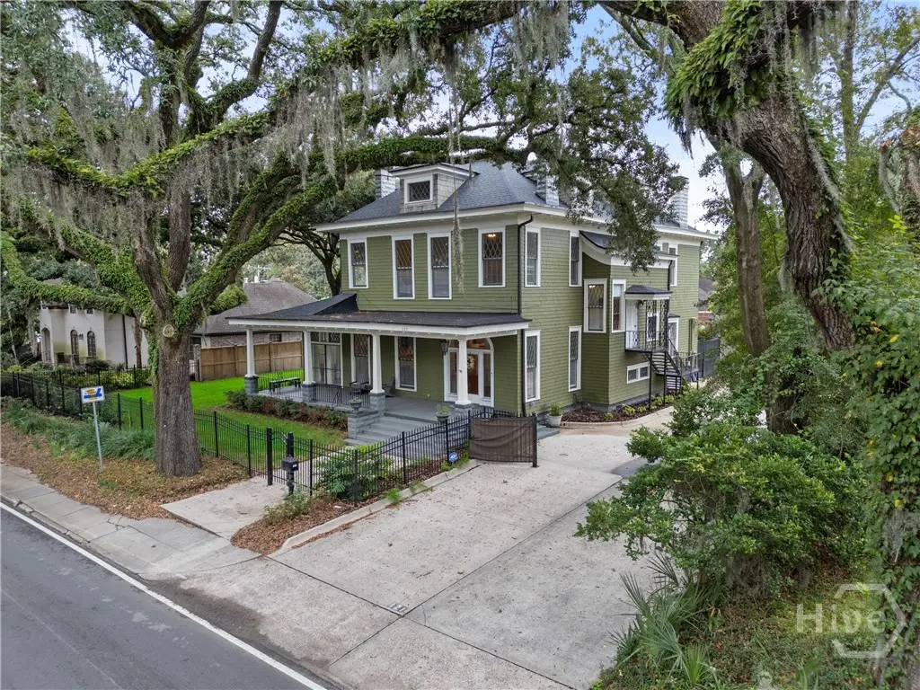 121 E Victory Drive, Savannah, GA 31405 - #1