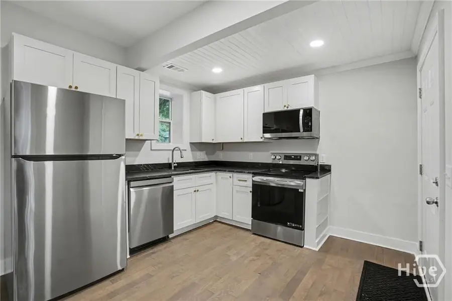 121 W 61st Street, Savannah, GA 31405 - #3