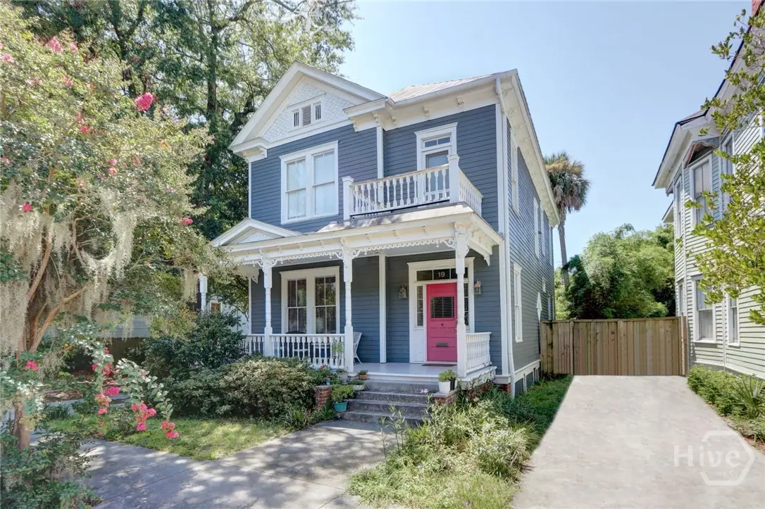 19 E 39th Street, Savannah, GA 31401 - #1