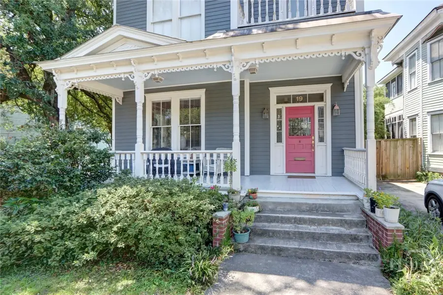 19 E 39th Street, Savannah, GA 31401 - #2