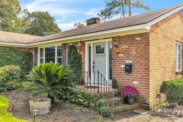 223 E 64th Street, Savannah, GA 31405