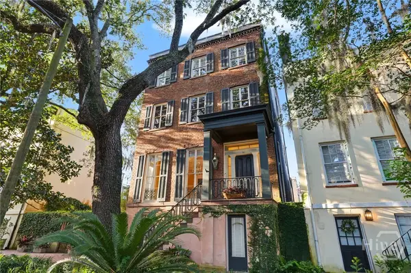 11 W Jones Street, Savannah, GA 31401