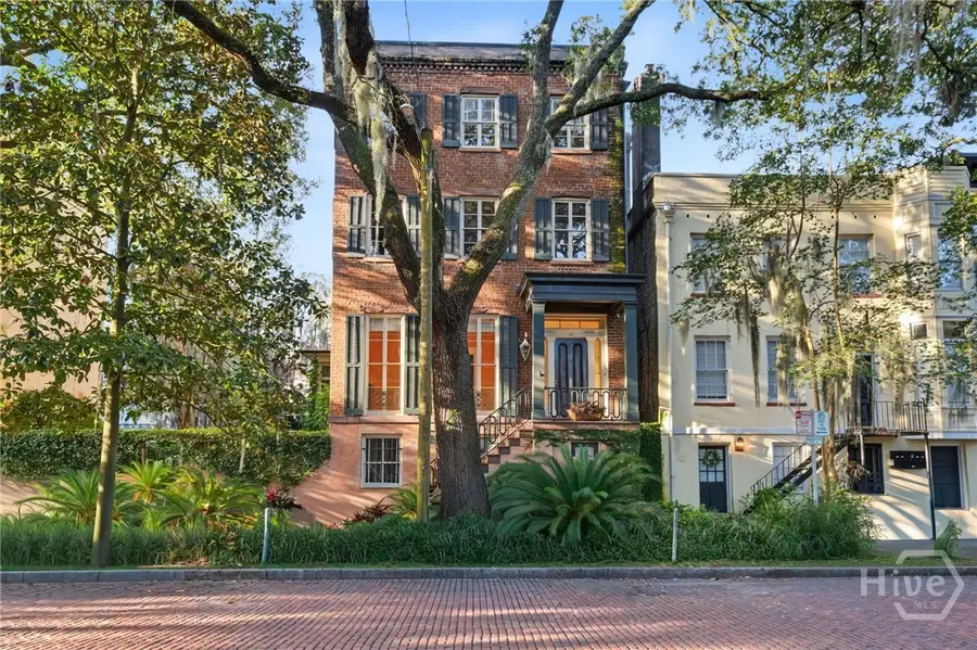 11 W Jones Street, Savannah, GA 31401 - #2