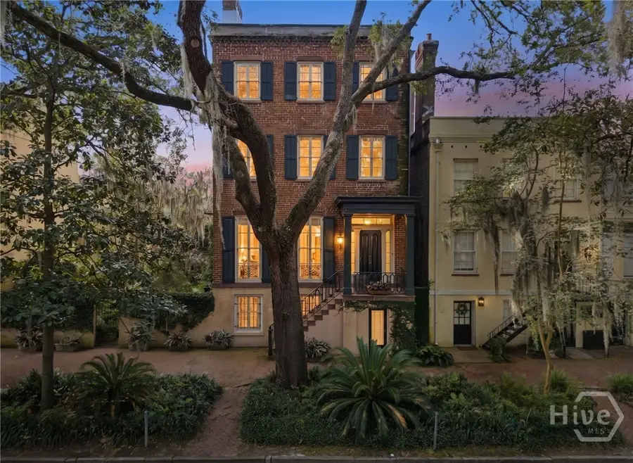 11 W Jones Street, Savannah, GA 31401 - #3