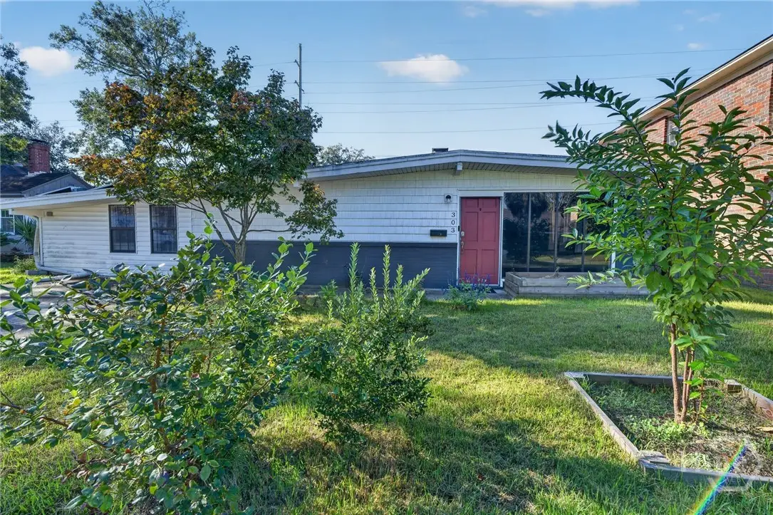 303 E 60th Street, Savannah, GA 31405 - #1