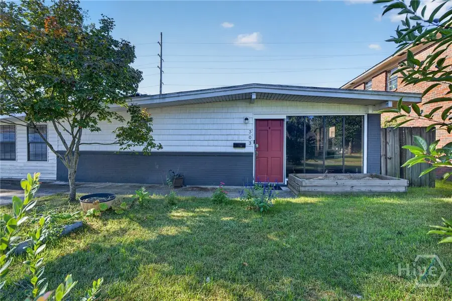303 E 60th Street, Savannah, GA 31405 - #2