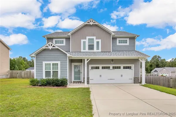 120 Ledgebrook Lane, Raeford, NC 28376