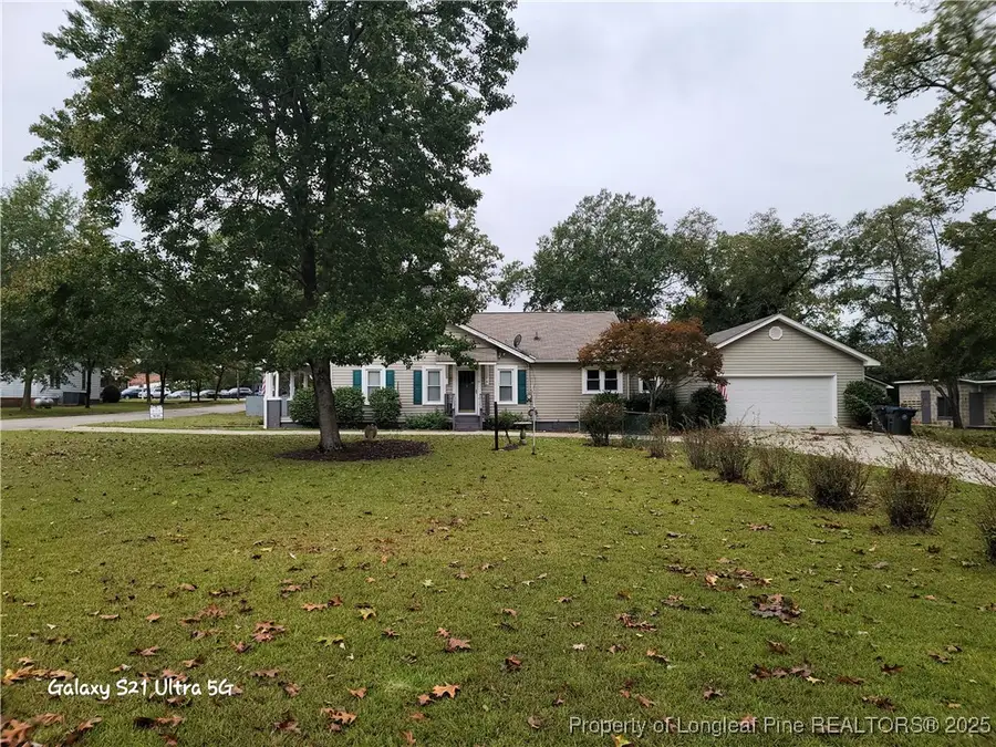 209 E Elwood Avenue, Raeford, NC 28376 - Image #2