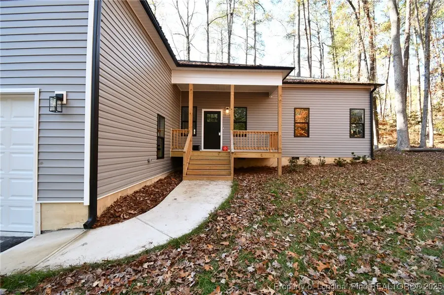 725 Piccadilly Courts, Sanford, NC 27332 - Image #2