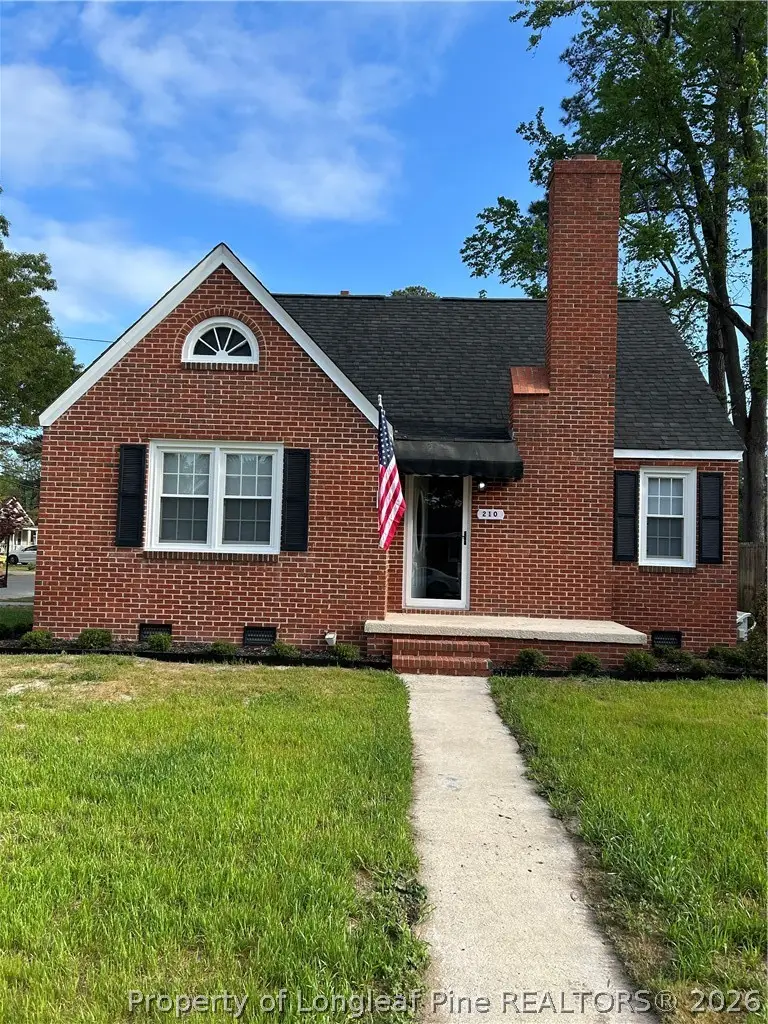 210 W 21st Street N, Lumberton, NC 28358 - #1