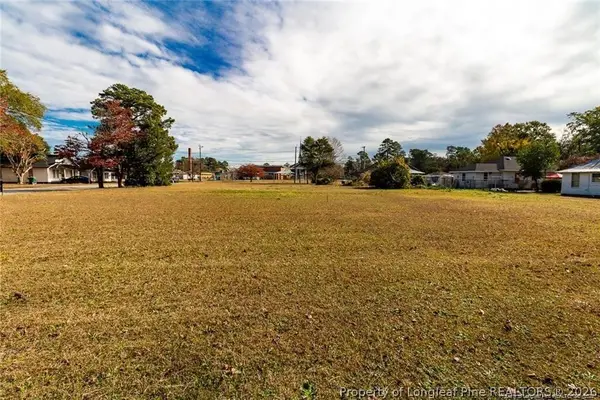 8th Street, Lumberton, NC 28358