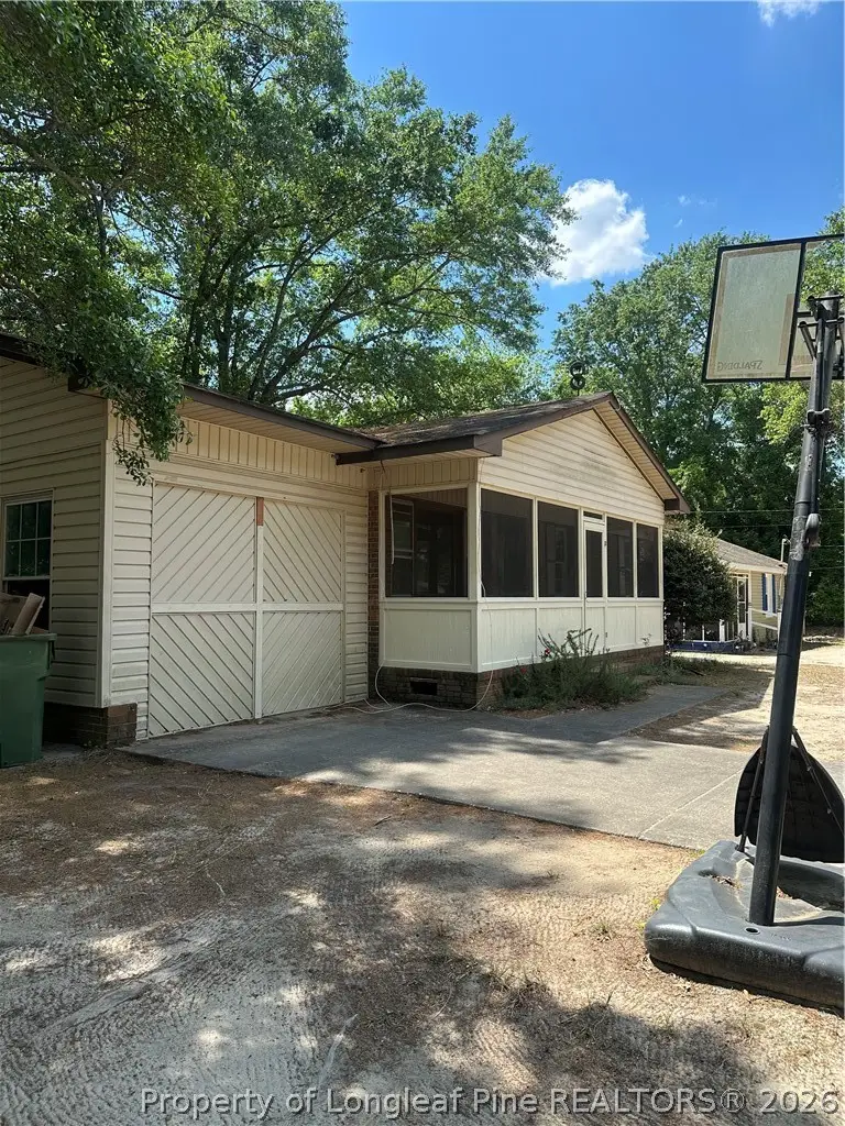 109 W Chestnut Street, Maxton, NC 28364 - #1