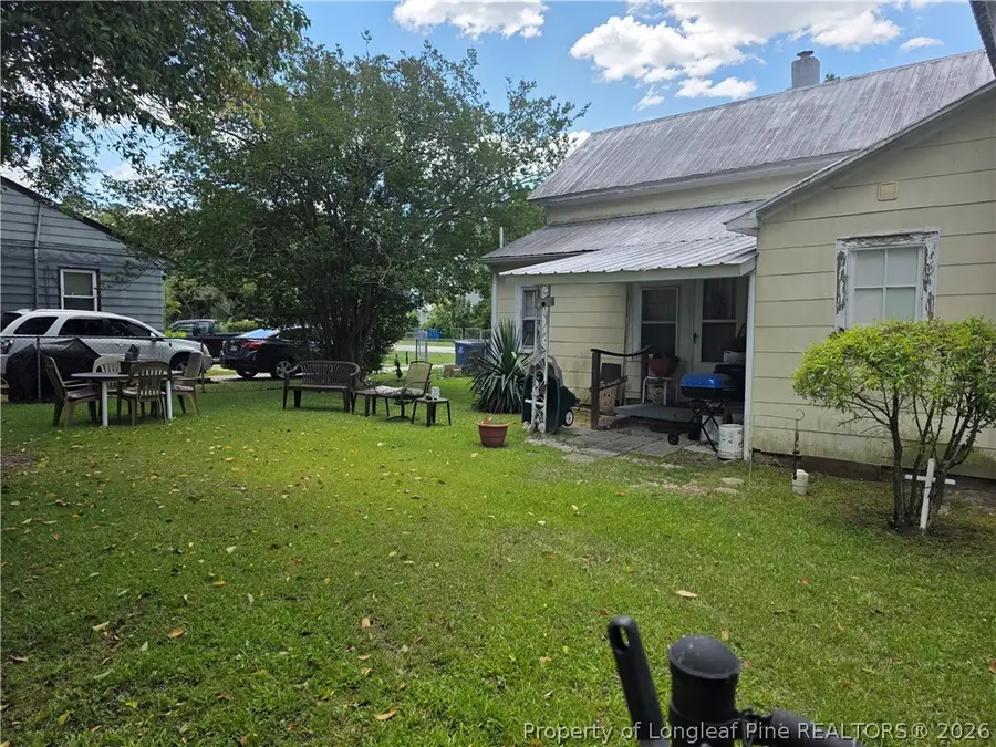 211 S Elm Avenue, Dunn, NC 28334 - #2