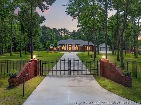 2204 Honey Lane, Hope Mills, NC 28348