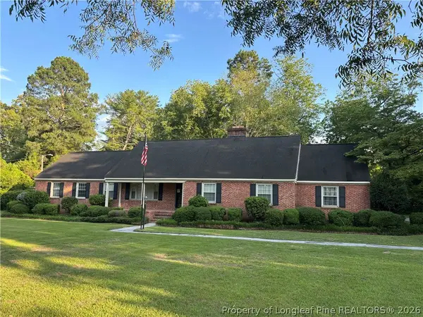 209 W Prospect Avenue, Raeford, NC 28376