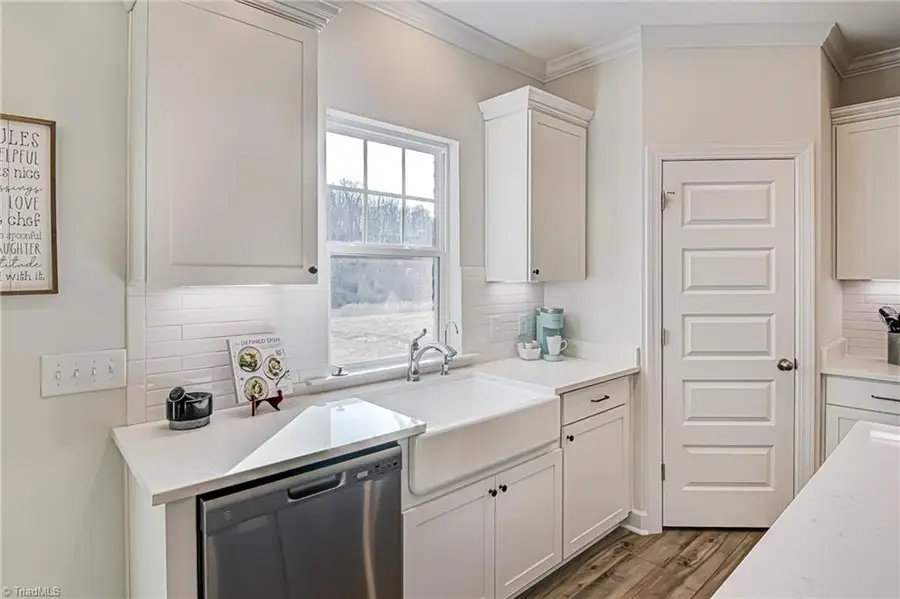 6224 Kershaw Meadows Road, Pfafftown, NC 27040 - Image #3