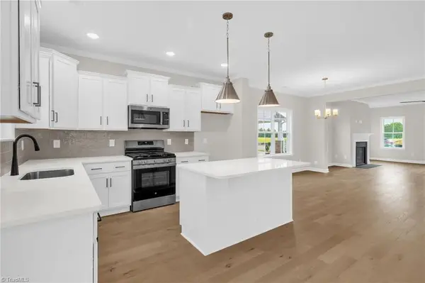 1714 Creekline Drive, Kernersville, NC 27284