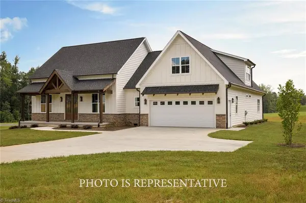 4223 Gracewood Farm Drive, Winston-Salem, NC 27101