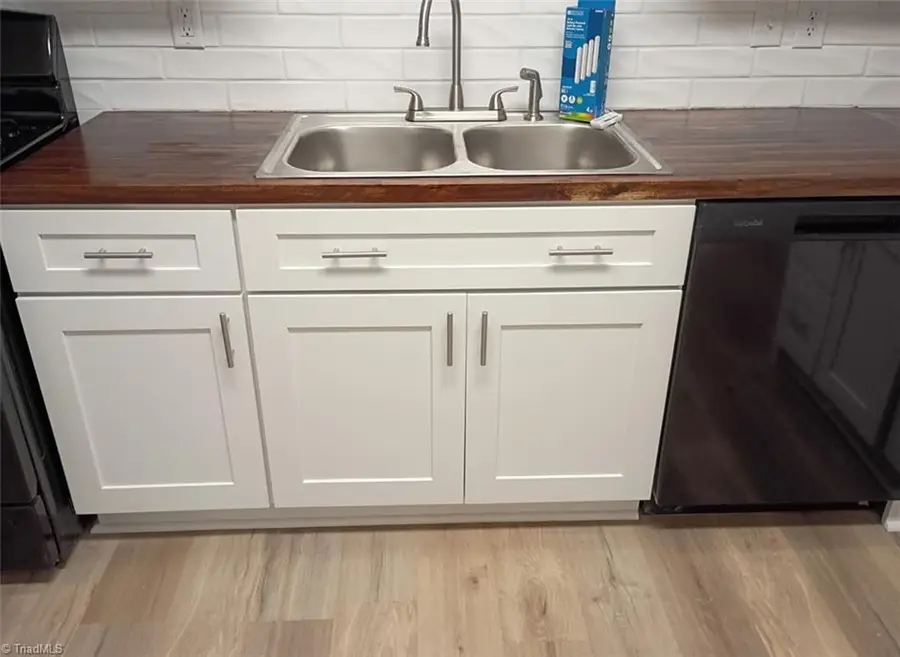 2821 Bleeker Square #c, Winston Salem, NC 27106 - Image #3