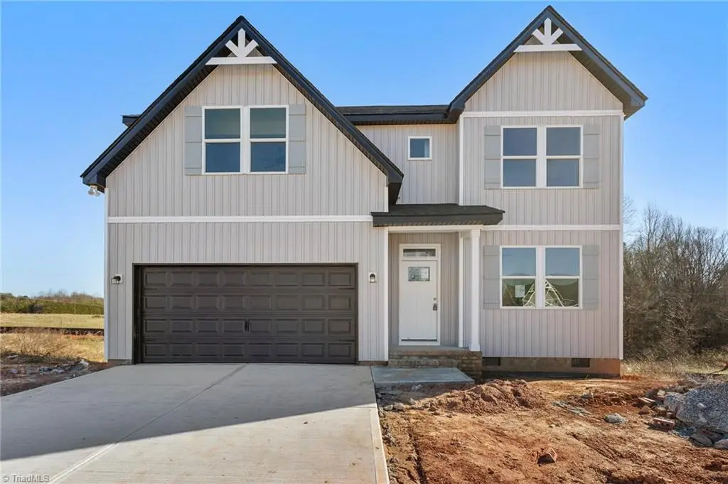 109 Indian Wells Court, Harmony, NC 28634 - Image #1