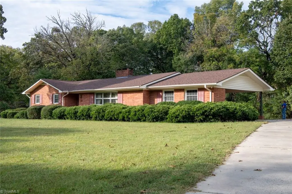 207 Forest Drive, Graham, NC 27253 - #1