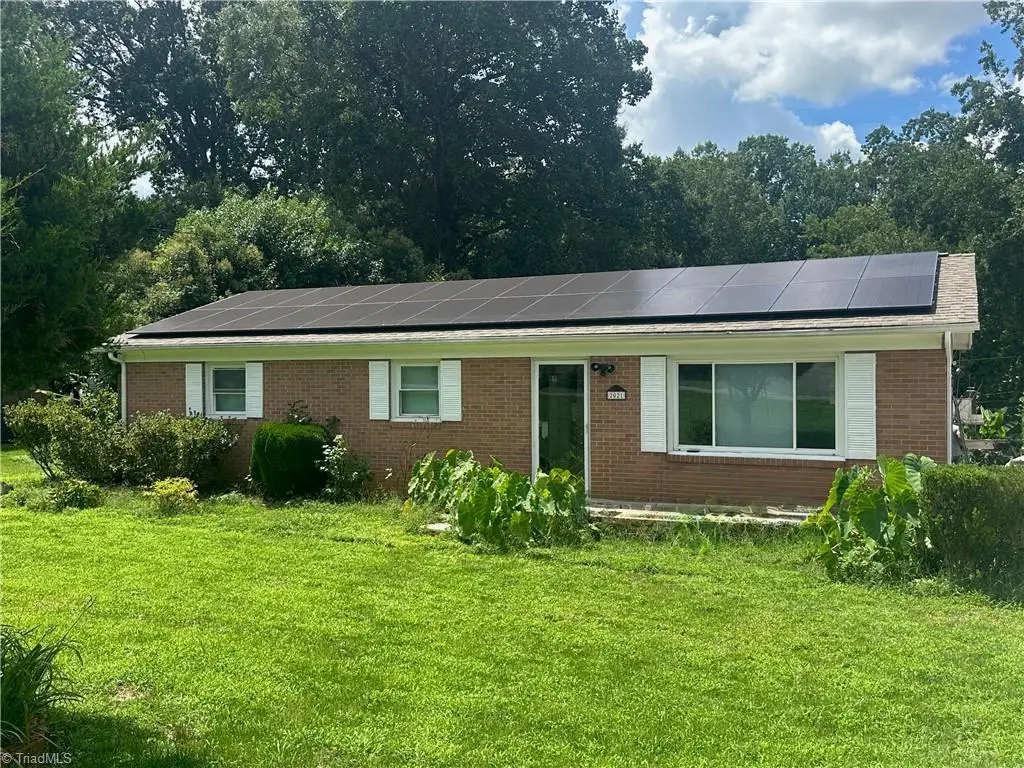 2021 Hollandale Drive, Gastonia, NC 28054 - Image #1