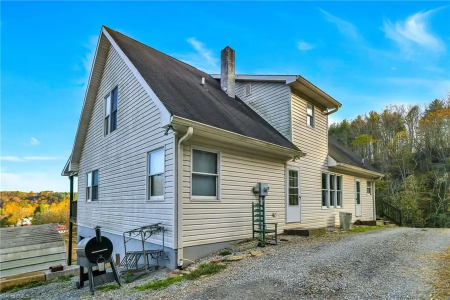 886 Jefferson Highway, Mouth Of Wilson, VA 24363 - Image #3