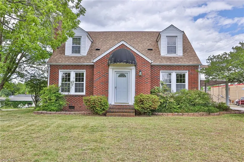 2036 1st Avenue Sw, Hickory, NC 28602 - Image #1