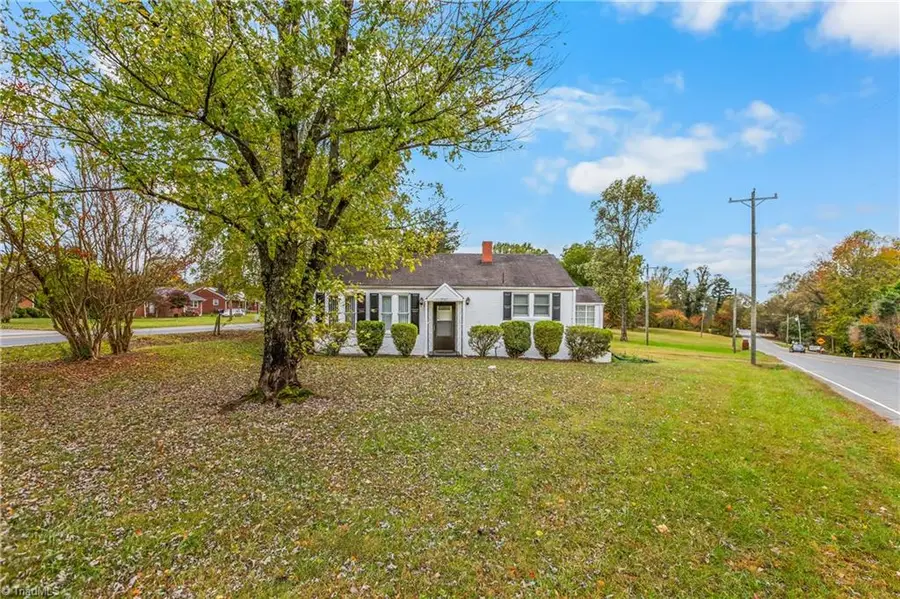 3726 Northampton Drive, Winston Salem, NC 27105 - Image #2