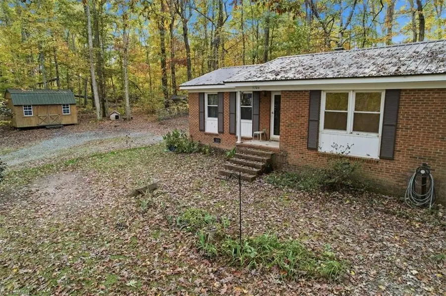 5706 Kings Court, Pleasant Garden, NC 27313 - Image #3