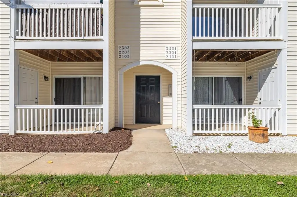 2201 Lambeth Farm Lane, Kernersville, NC 27284 - Image #1