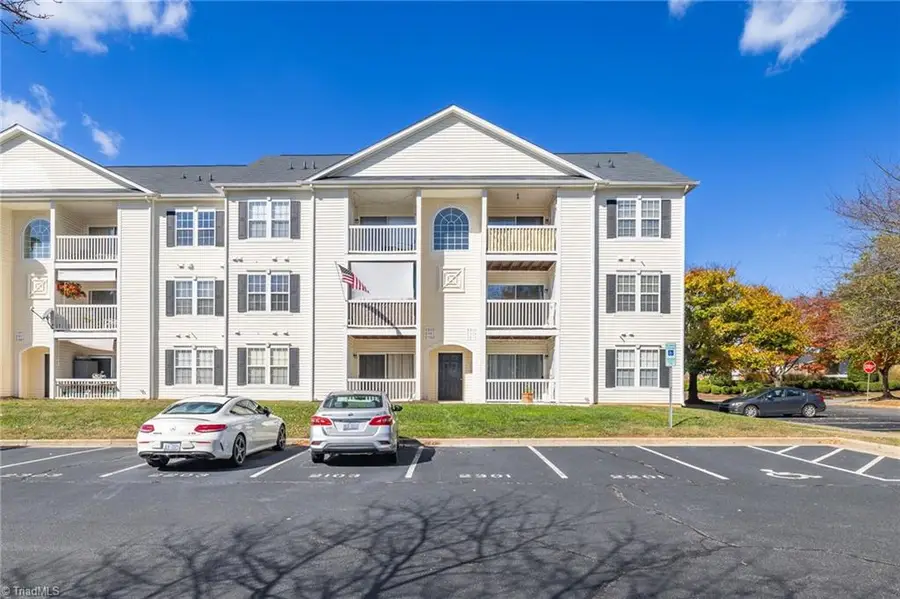 2201 Lambeth Farm Lane, Kernersville, NC 27284 - Image #2