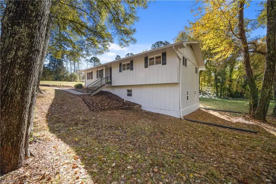 5712 Tomahawk Road, Vienna, NC 27106 - Image #2