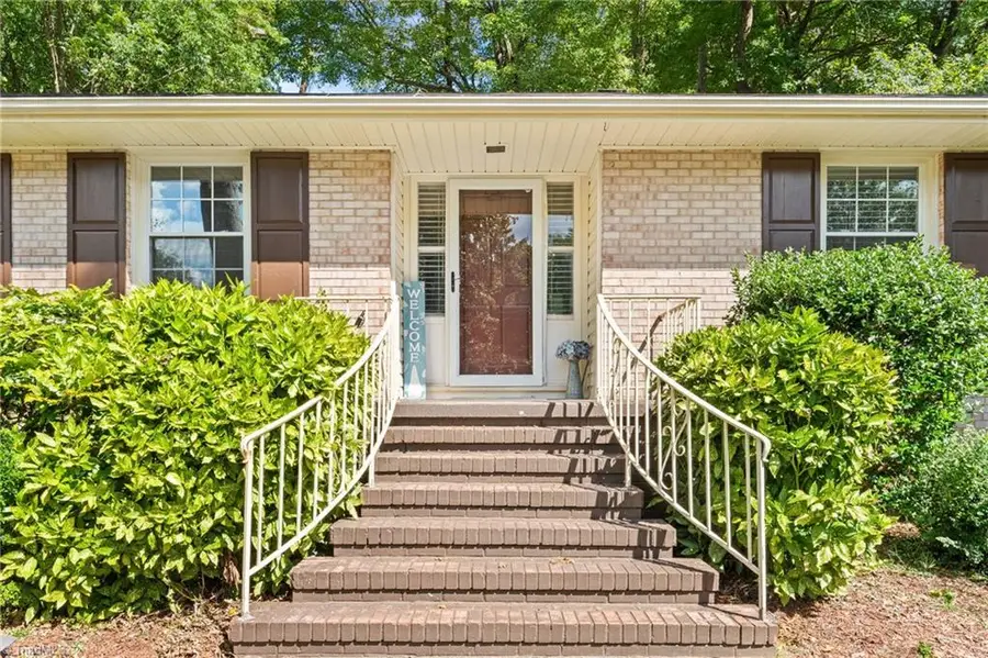 812 Larkwood Drive, Greensboro, NC 27410 - Image #3