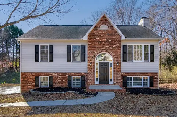 180 River Crest Court, Clemmons, NC 27012