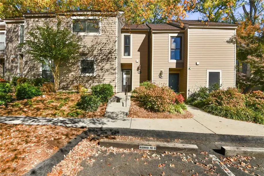 207 Village Lane, Greensboro, NC 27409 - Image #2