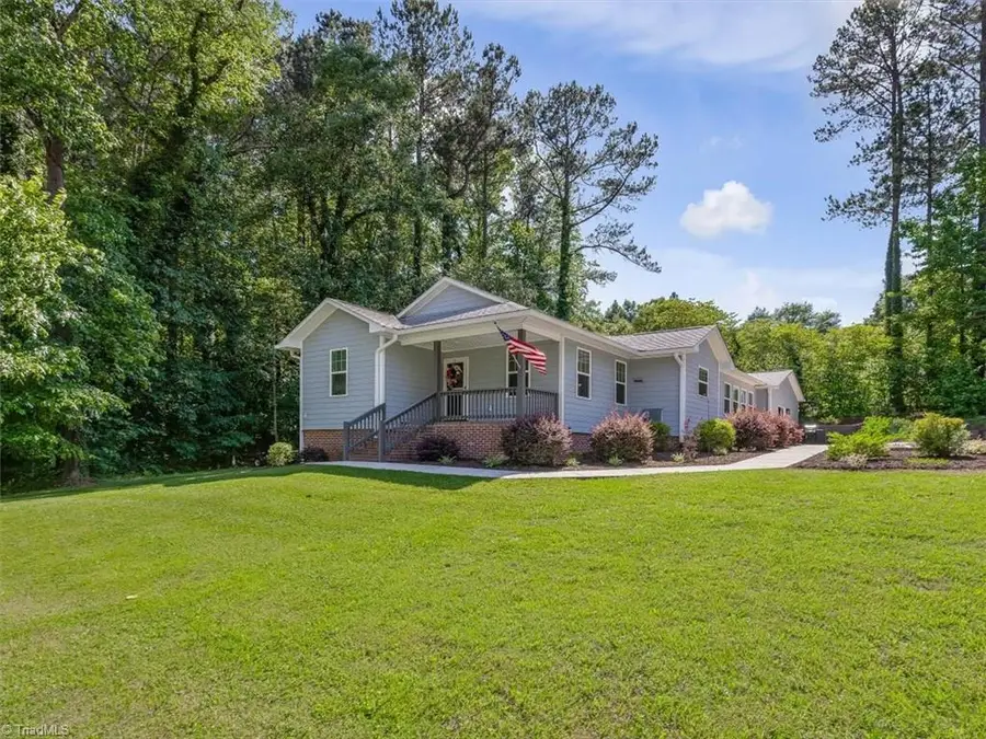 707 Lakewood Drive, Siler City, NC 27344 - Image #2