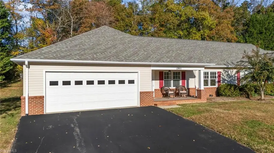 261 S Boyles Street, Pilot Mountain, NC 27041 - Image #2