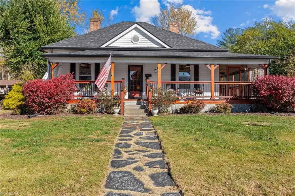 200 W Oakdale Street, Mount Airy, NC 27030 - Image #1