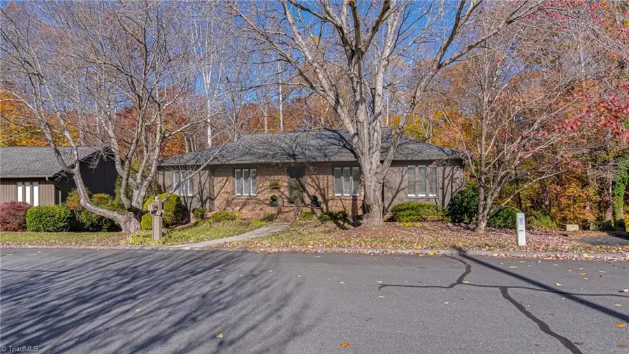 211 Ridgehaven Drive, Winston Salem, NC 27104 - Image #2